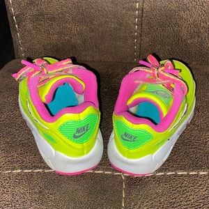Electric green air max girl toddler size 5